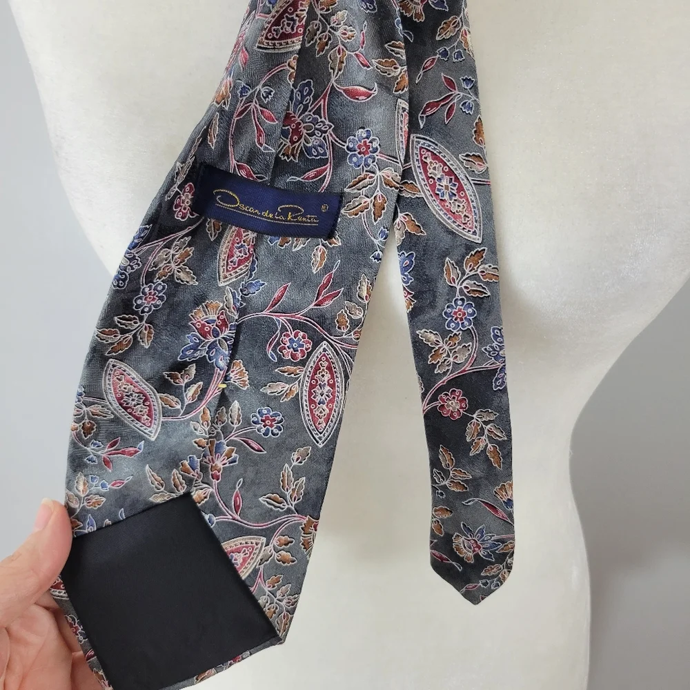 OSCAR DE LA RENTA grey paisley floral men's silk office formal necktie